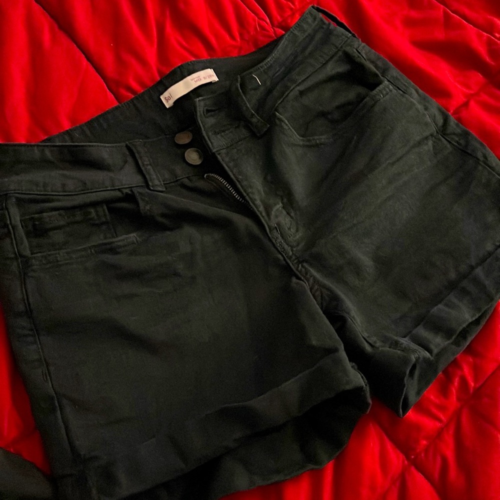 SO BLACK JEAN SHORTS BARELY WORN